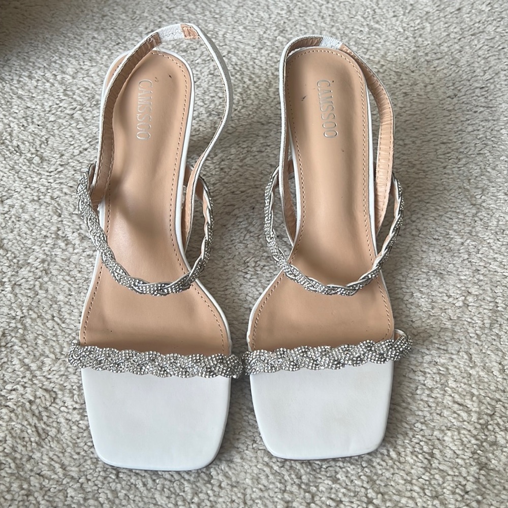 White square toe sling back sandal. Heel approx 3”.
